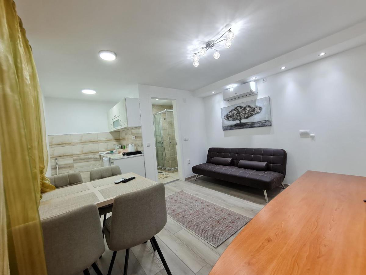 "Astor16" Apartments Ni Εξωτερικό φωτογραφία