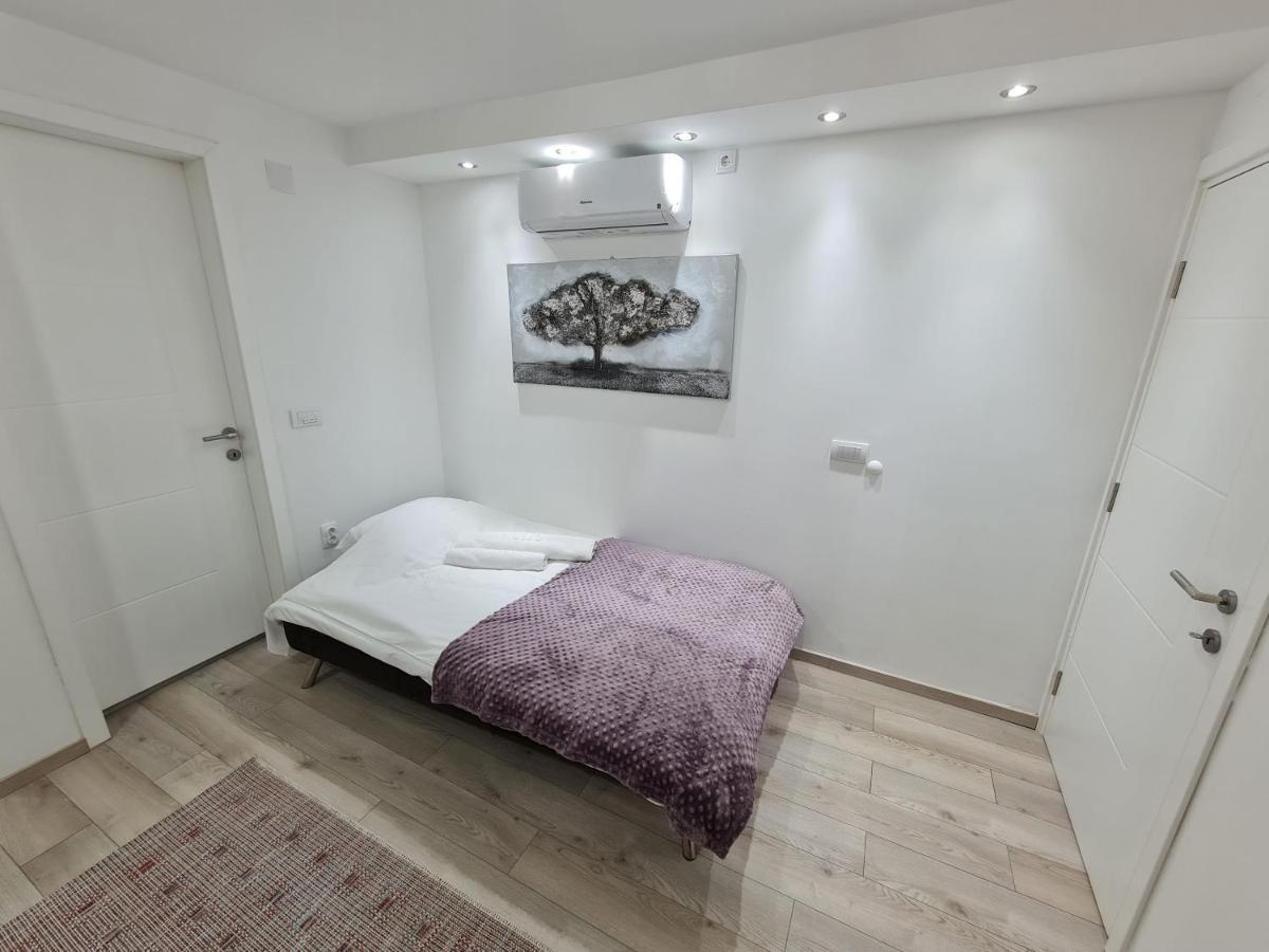"Astor16" Apartments Ni Εξωτερικό φωτογραφία